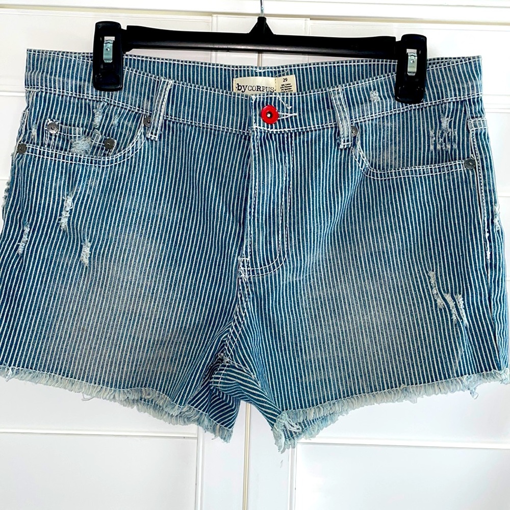 By Corpus Jean shorts